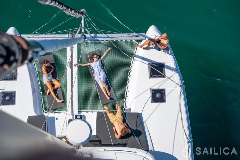 Lagoon 43 Power - Yacht Charter Sailica