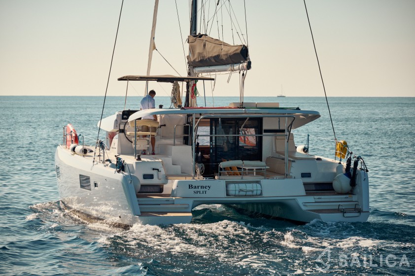 Lagoon 42 - Yacht Charter Sailica