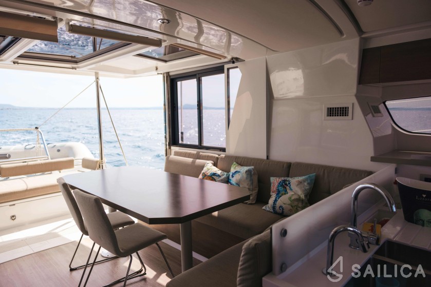 Bali 4.2 - Yacht Charter Sailica