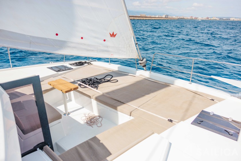 Bali 4.2 - Yacht Charter Sailica