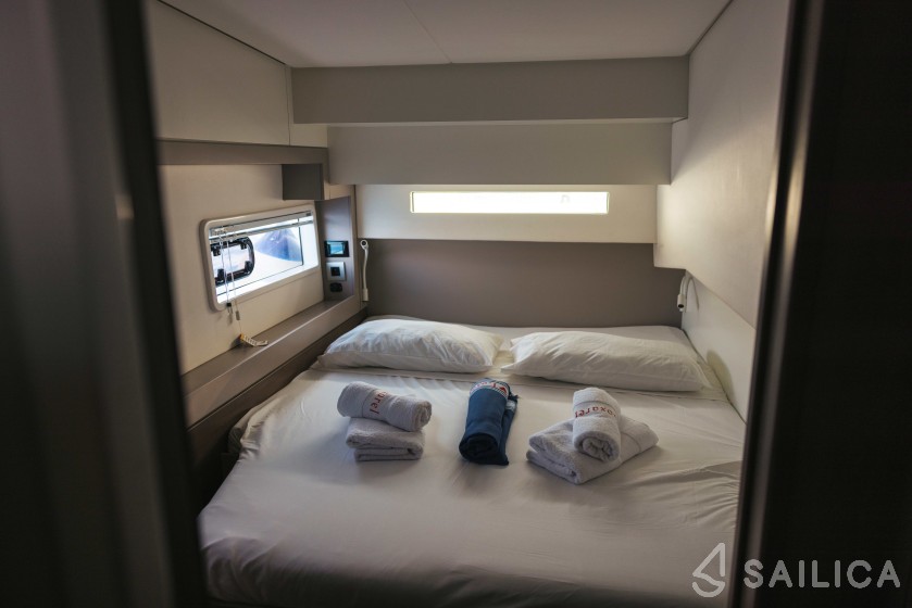 Bali 4.2 - Yacht Charter Sailica