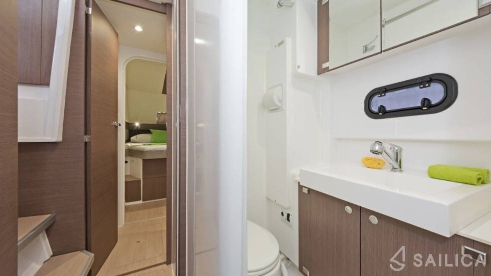 Bali 4.1 - Yacht Charter Sailica