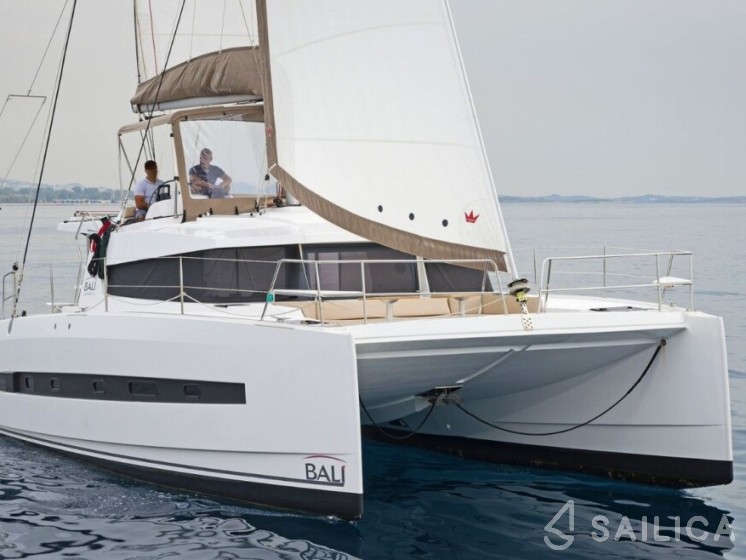 Bali 4.1 - Yacht Charter Sailica