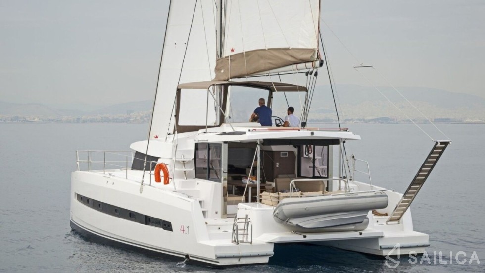 Bali 4.1 - Yacht Charter Sailica