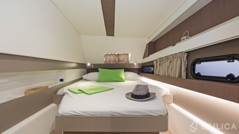 Bali 4.1 - Yacht Charter Sailica