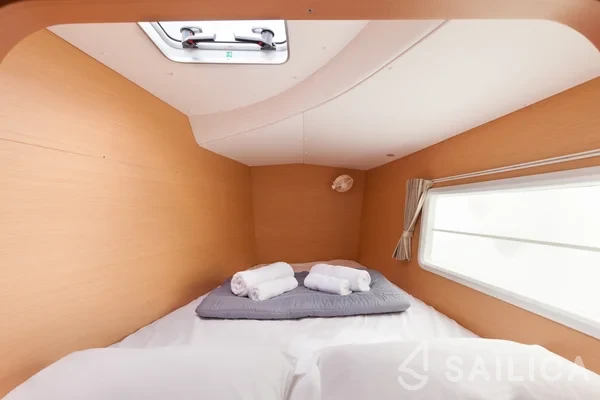 Lagoon 380 S2 - Yacht Charter Sailica