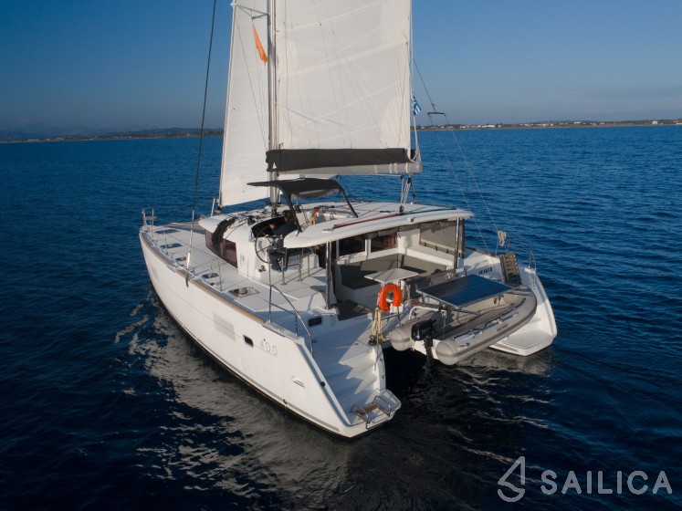 Lagoon 400 S2 - Yacht Charter Sailica