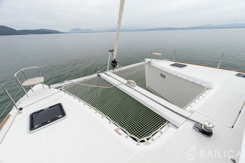 Lagoon 400 S2 - Yacht Charter Sailica