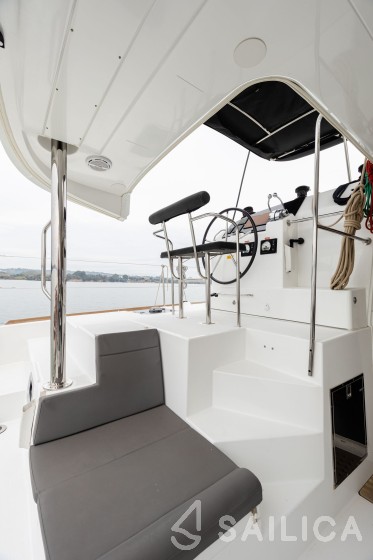 Lagoon 400 S2 - Yacht Charter Sailica