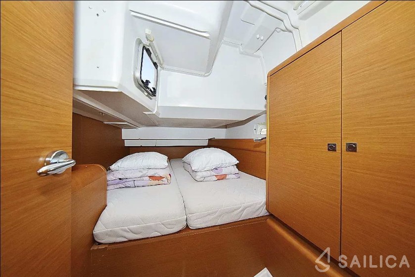 Sun Odyssey 449 - Yacht Charter Sailica