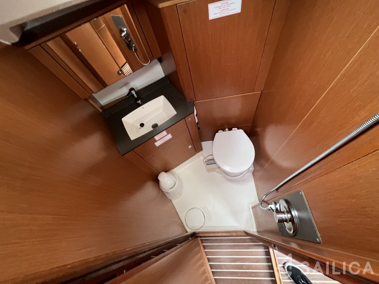 Bavaria 41 Cruiser - Yacht Charter Sailica