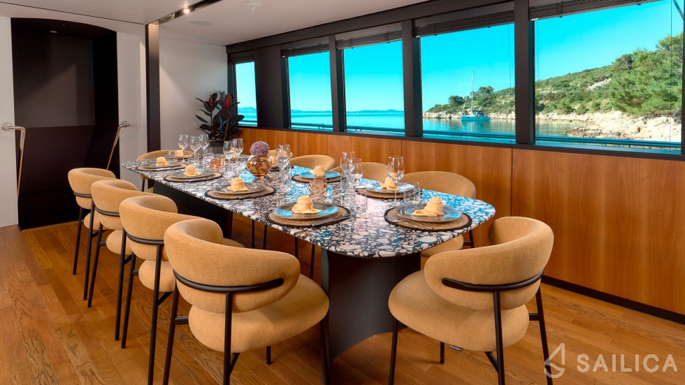 Motor sailer - Yacht Charter Sailica