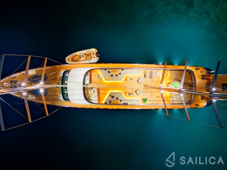 Motor sailer - Yacht Charter Sailica