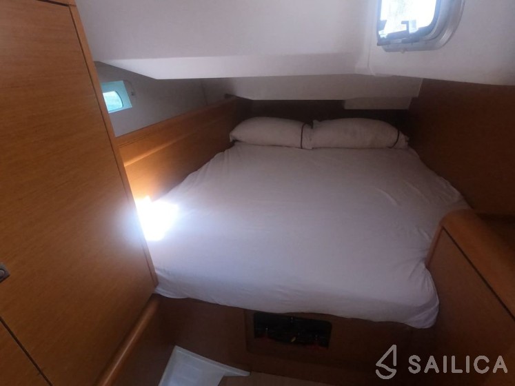 Sun Odyssey 449 - Yacht Charter Sailica