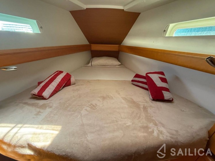 Sun Odyssey 449 - Yacht Charter Sailica