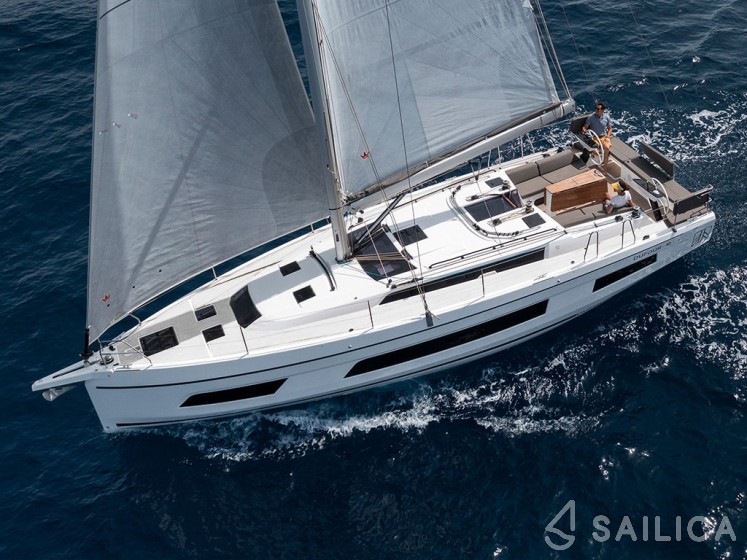 Dufour 41 - Yacht Charter Sailica