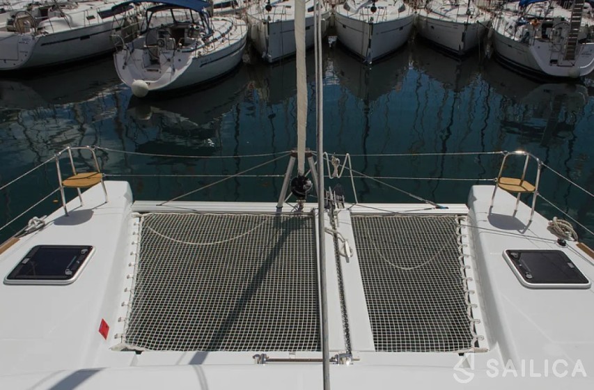 Lagoon 40 - Yacht Charter Sailica