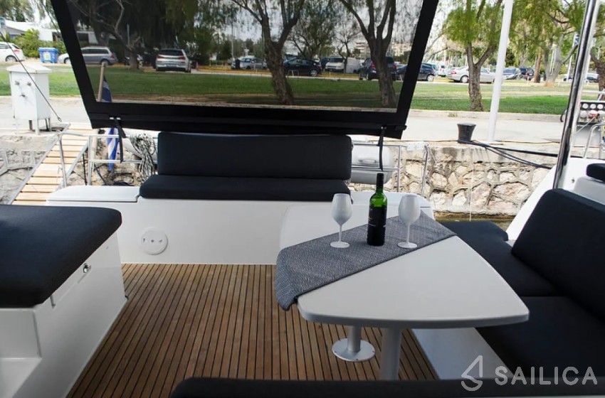 Lagoon 40 - Yacht Charter Sailica