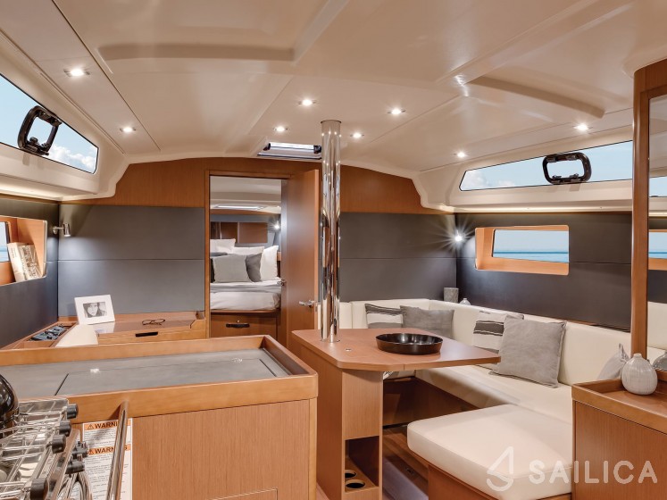 Oceanis 40.1 - Yacht Charter Sailica