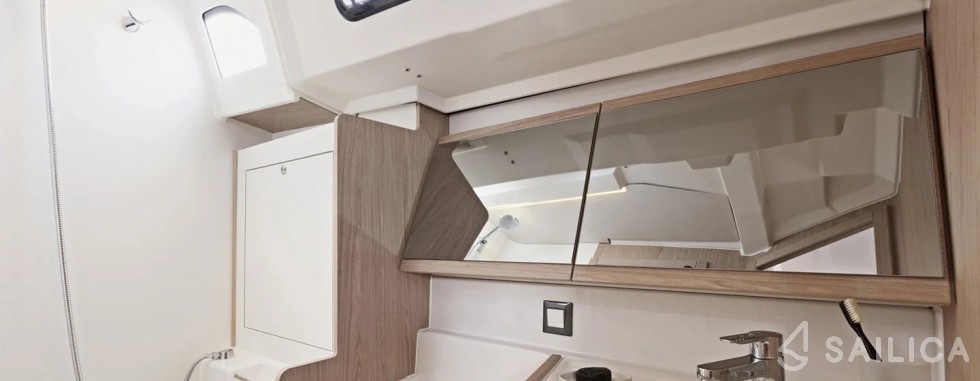 Oceanis 46.1 - Yacht Charter Sailica