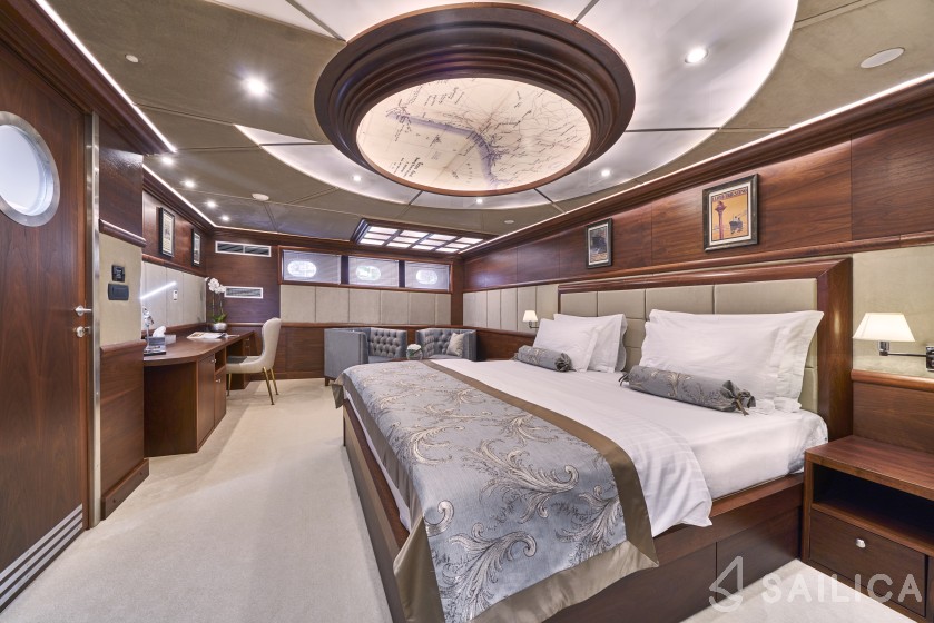 Motor sailer - Yacht Charter Sailica