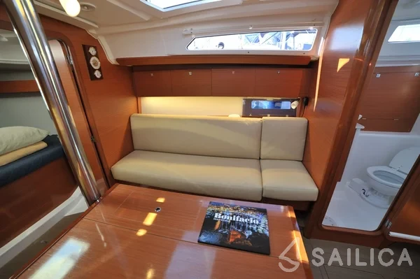 Dufour 360 GL - Yacht Charter Sailica