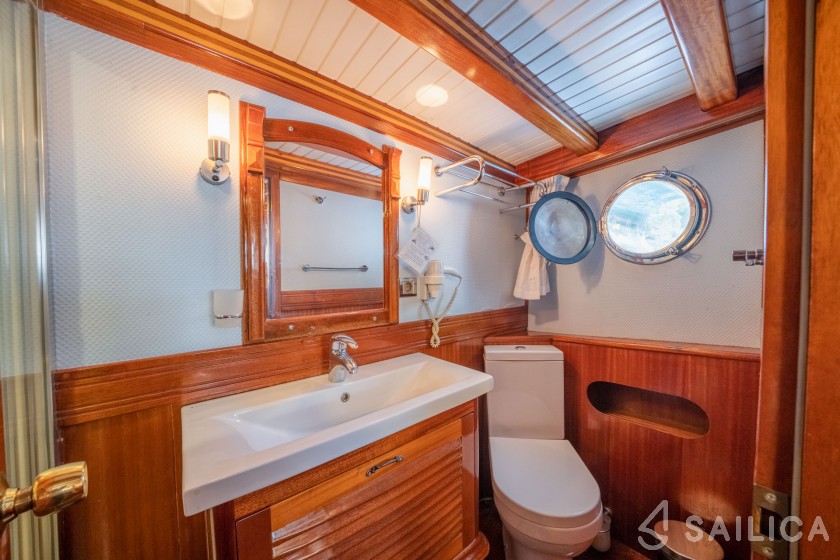 Gulet - Yacht Charter Sailica
