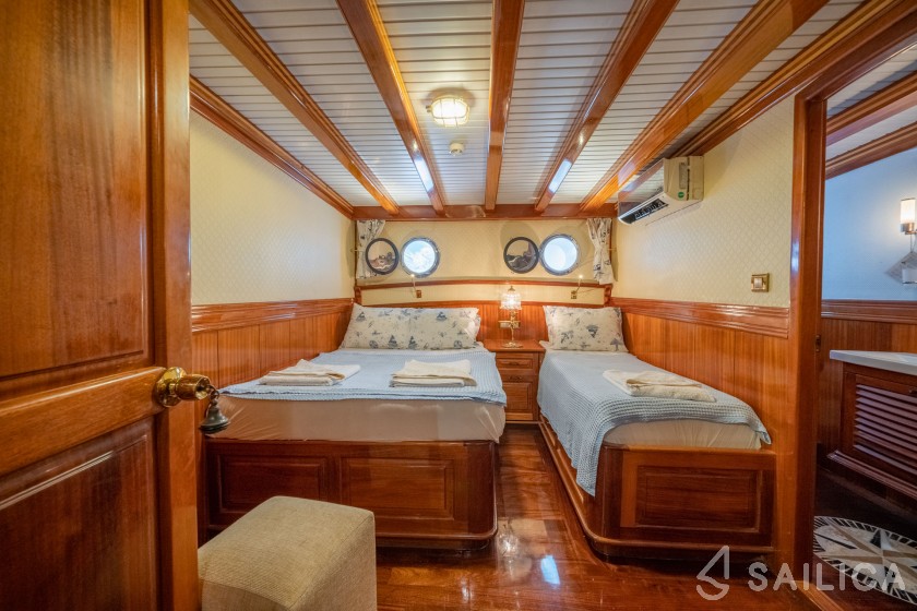Gulet - Yacht Charter Sailica