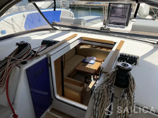 Dufour 520 GL - Yacht Charter Sailica