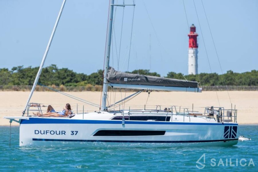 Dufour 37 - Yacht Charter Sailica