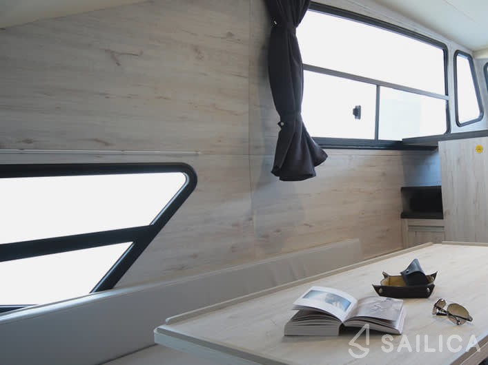 Minuetto 8+ - Yacht Charter Sailica