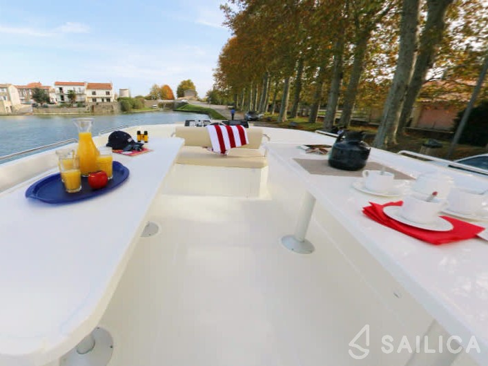 Le Boat Vision 4 - Yacht Charter Sailica