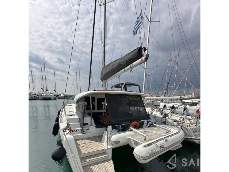 Lagoon 40 - Yacht Charter Sailica
