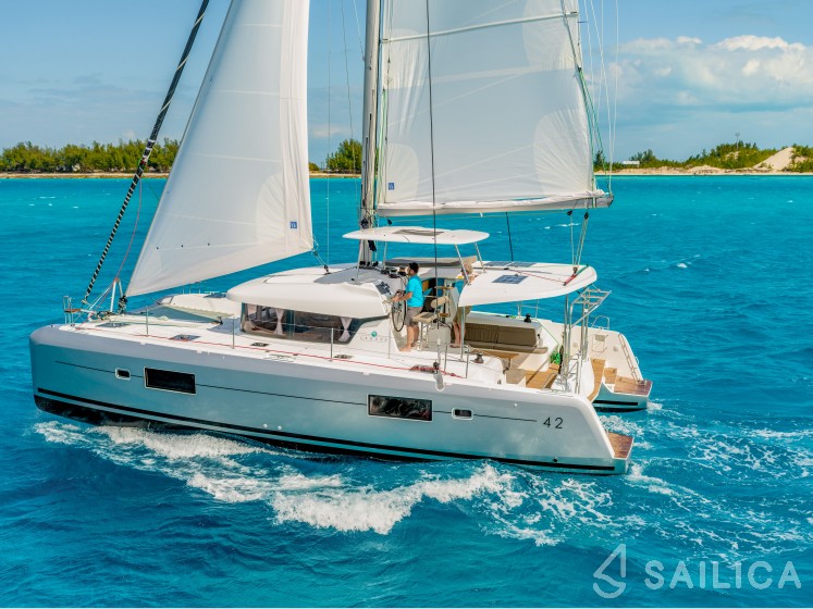 Lagoon 42 - Yacht Charter Sailica