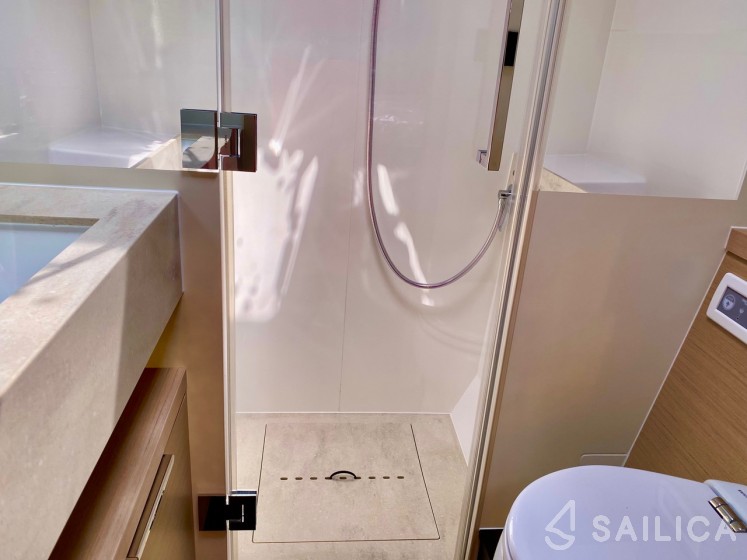 Lagoon 55 - Yacht Charter Sailica
