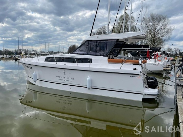 Nexus Revo 870 Prestige - Yacht Charter Sailica