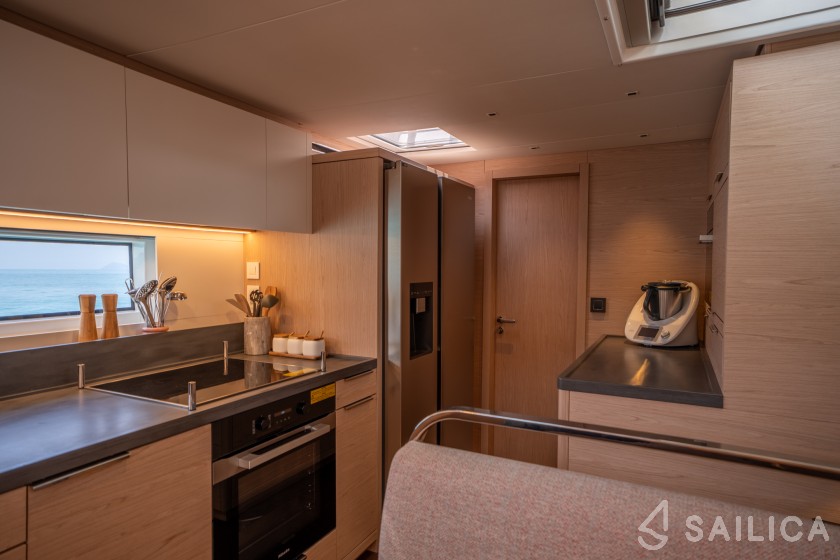 Lagoon Sixty 5 - Yacht Charter Sailica