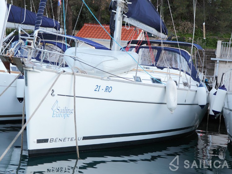Cyclades 39.3 - Yacht Charter Sailica