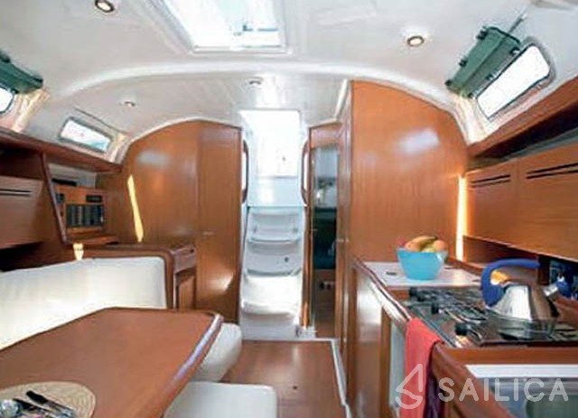 Cyclades 39.3 - Yacht Charter Sailica