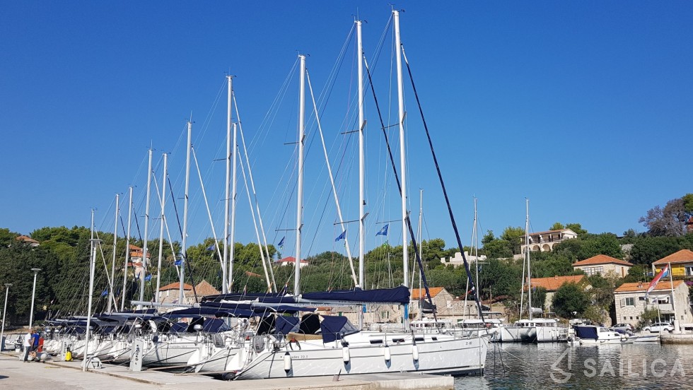 Cyclades 39.3 - Yacht Charter Sailica
