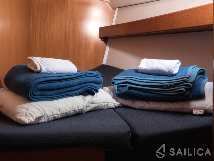Cyclades 50.5 - Yacht Charter Sailica