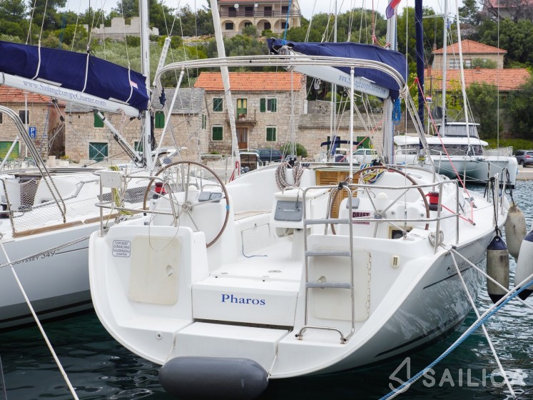 Cyclades 39.3 - Yacht Charter Sailica