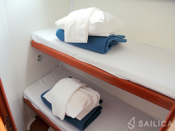 Cyclades 43.4 - Yacht Charter Sailica