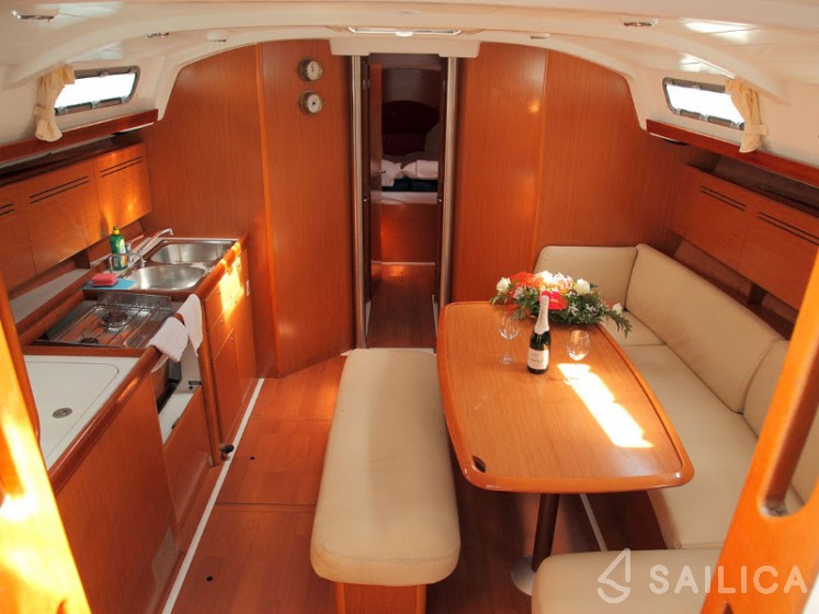 Cyclades 43.4 - Yacht Charter Sailica