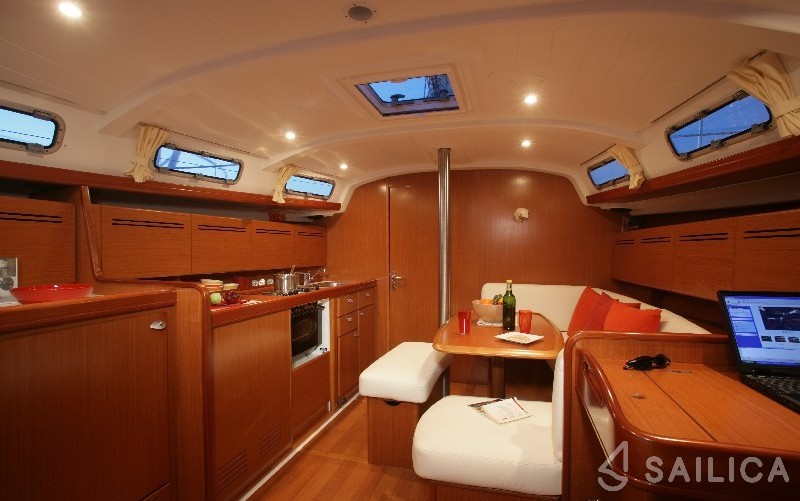 Cyclades 43.4 - Yacht Charter Sailica