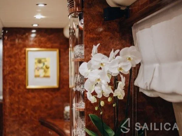 Amer 86 - Yacht Charter Sailica