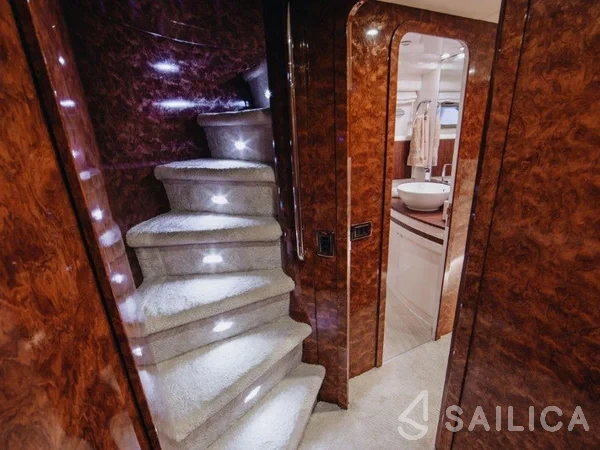 Amer 86 - Yacht Charter Sailica