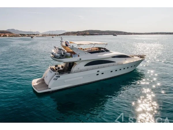 Amer 86 - Yacht Charter Sailica