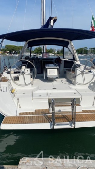 Oceanis 45 - Yacht Charter Sailica