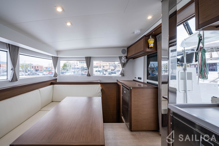 Lagoon 40 - Yacht Charter Sailica